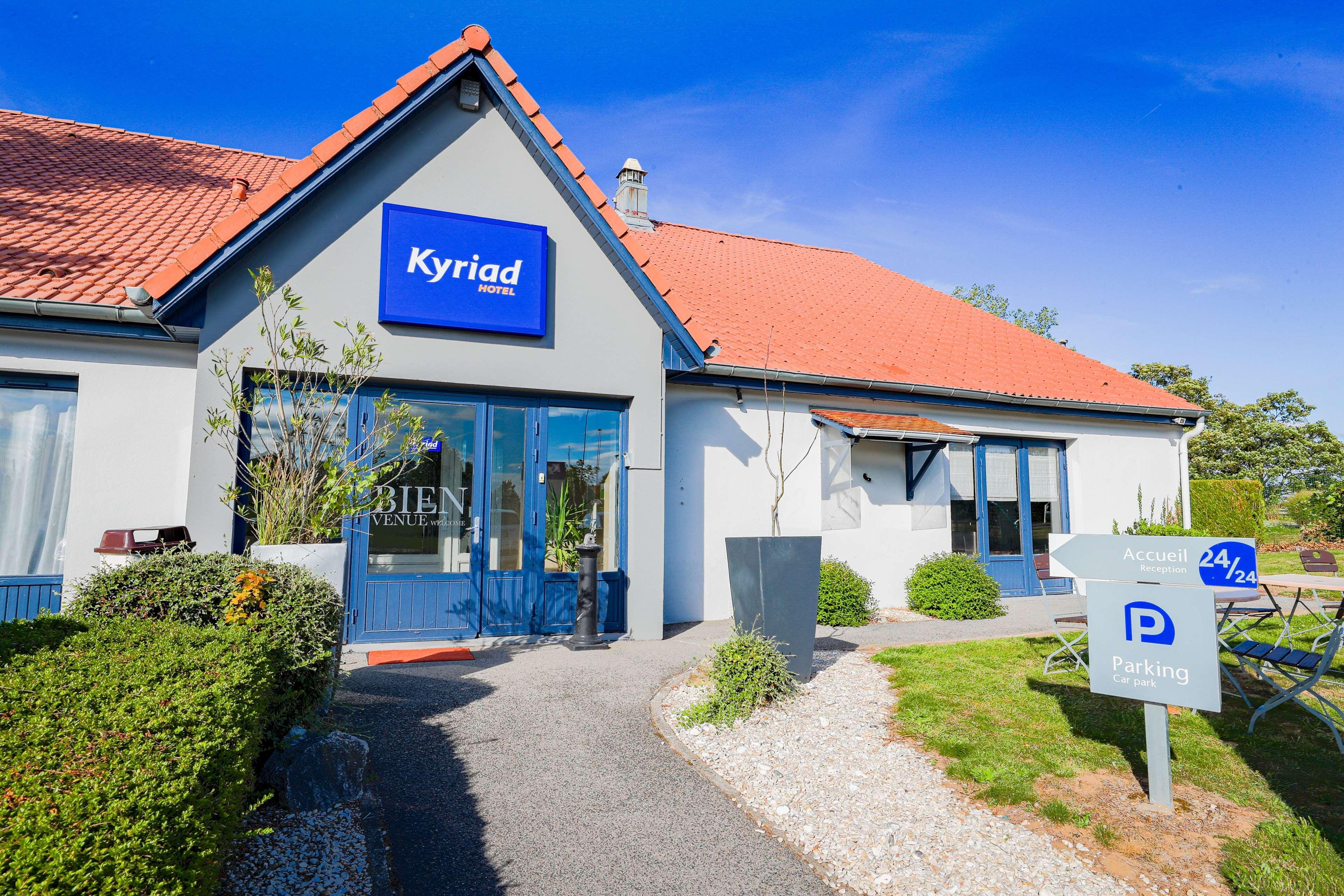 Hotel Restaurant Kyriad De Peronne Eksteriør billede