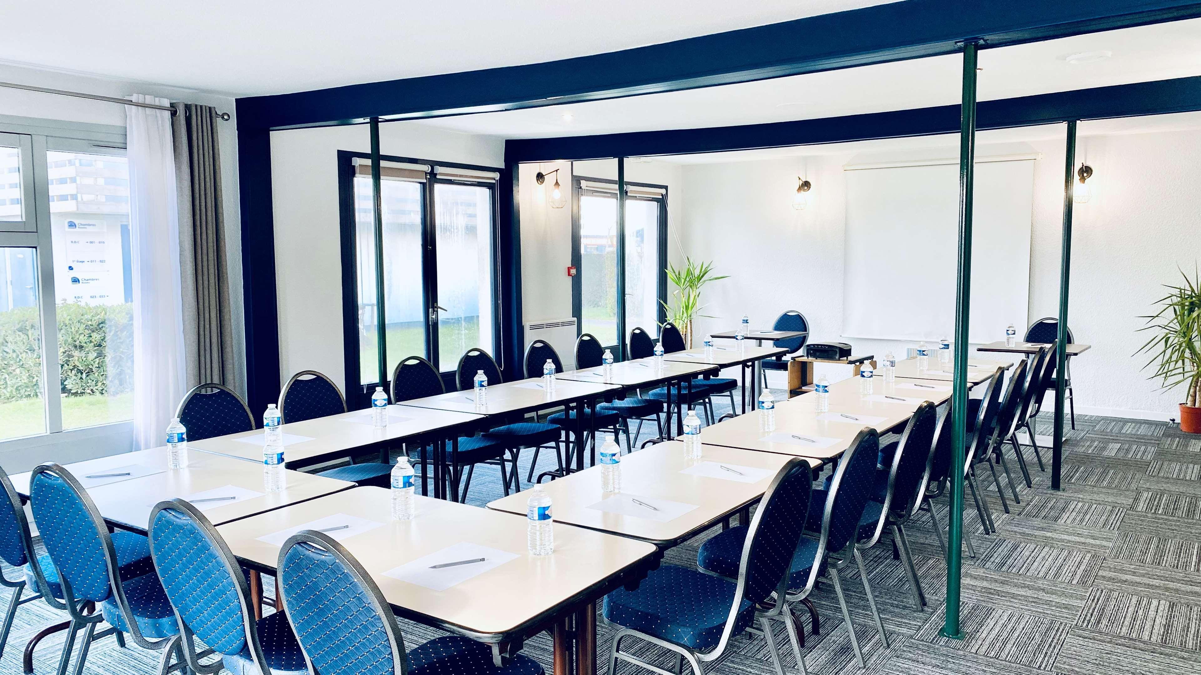Hotel Restaurant Kyriad De Peronne Eksteriør billede