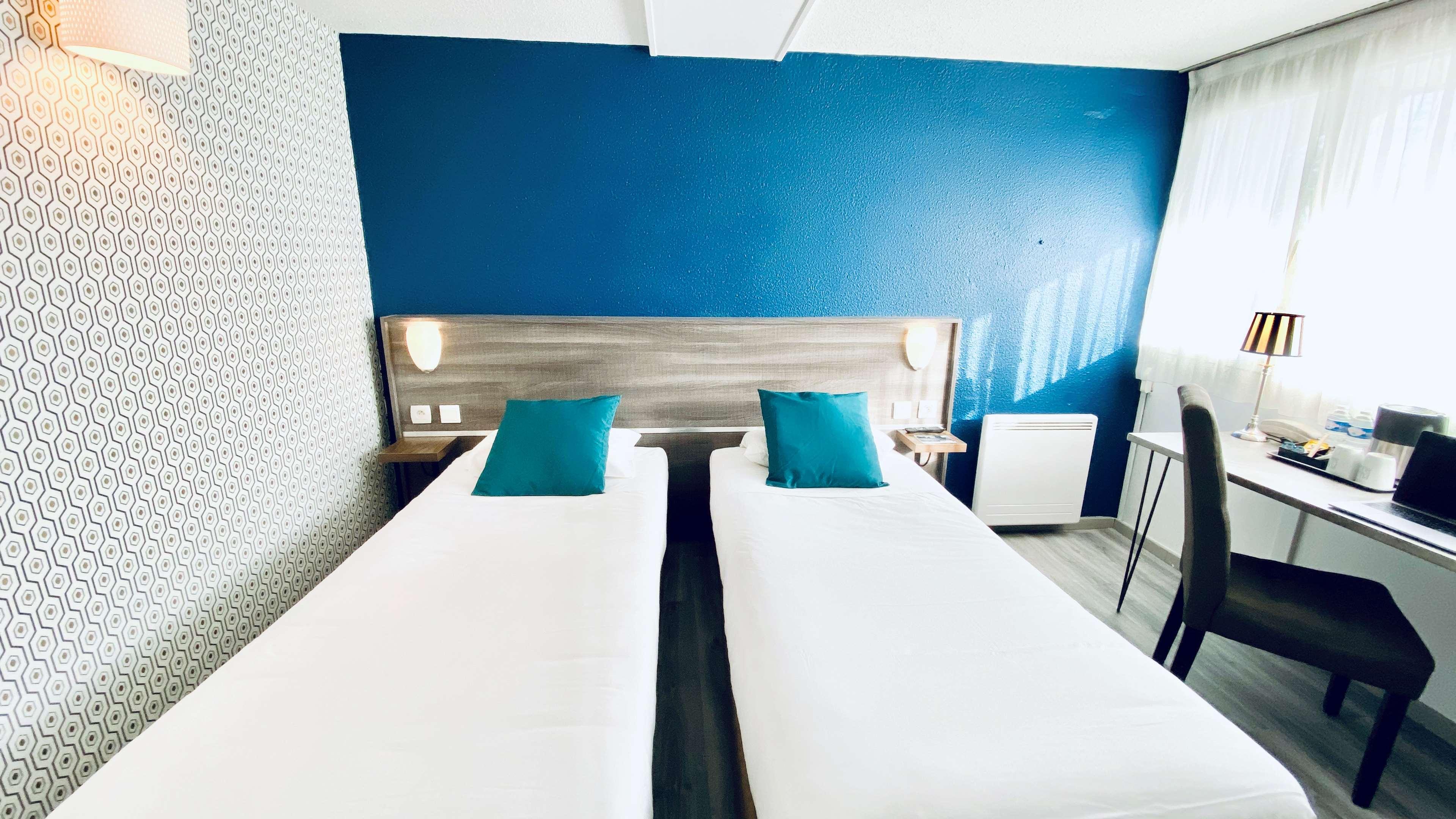 Hotel Restaurant Kyriad De Peronne Eksteriør billede