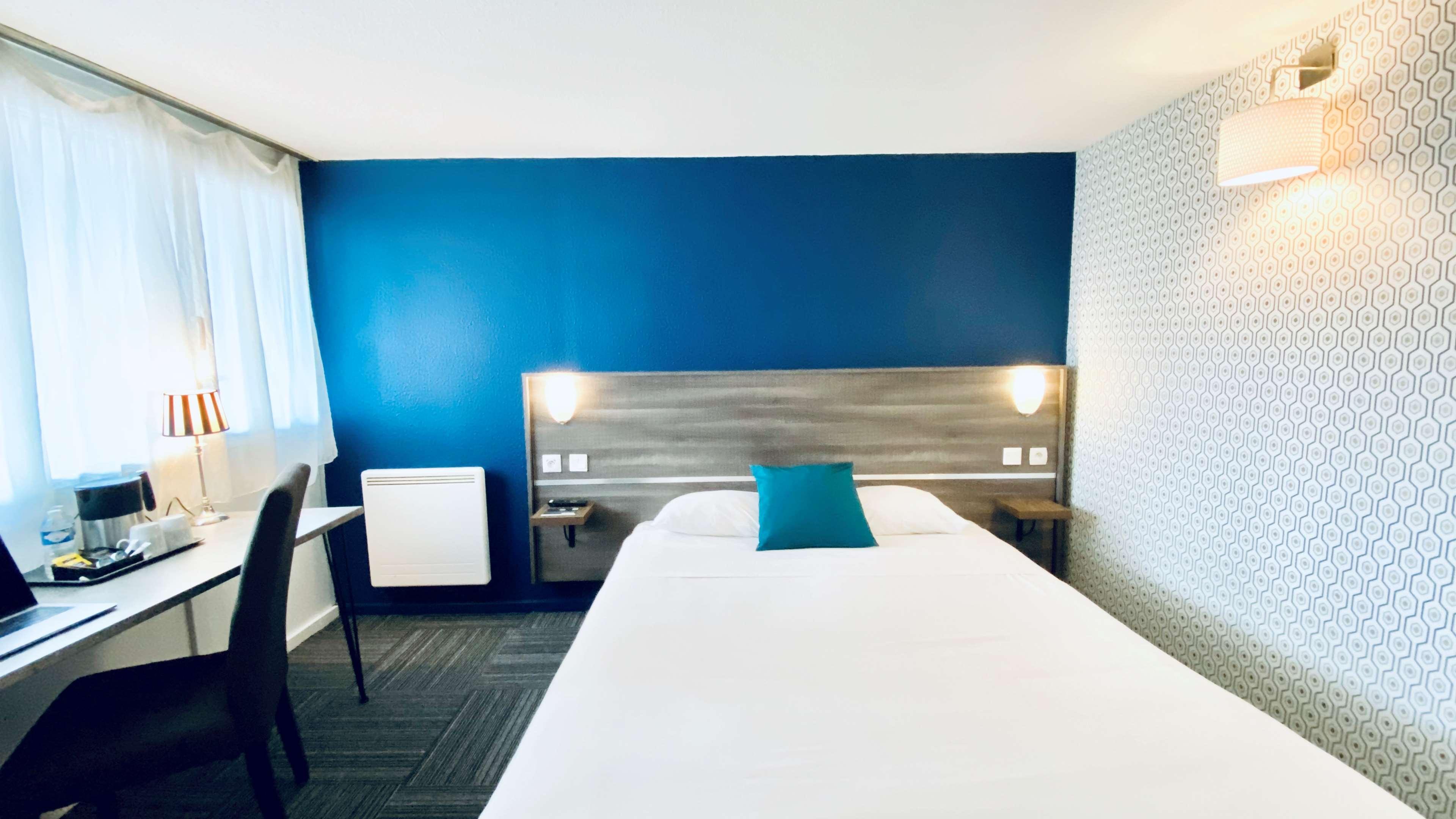Hotel Restaurant Kyriad De Peronne Eksteriør billede