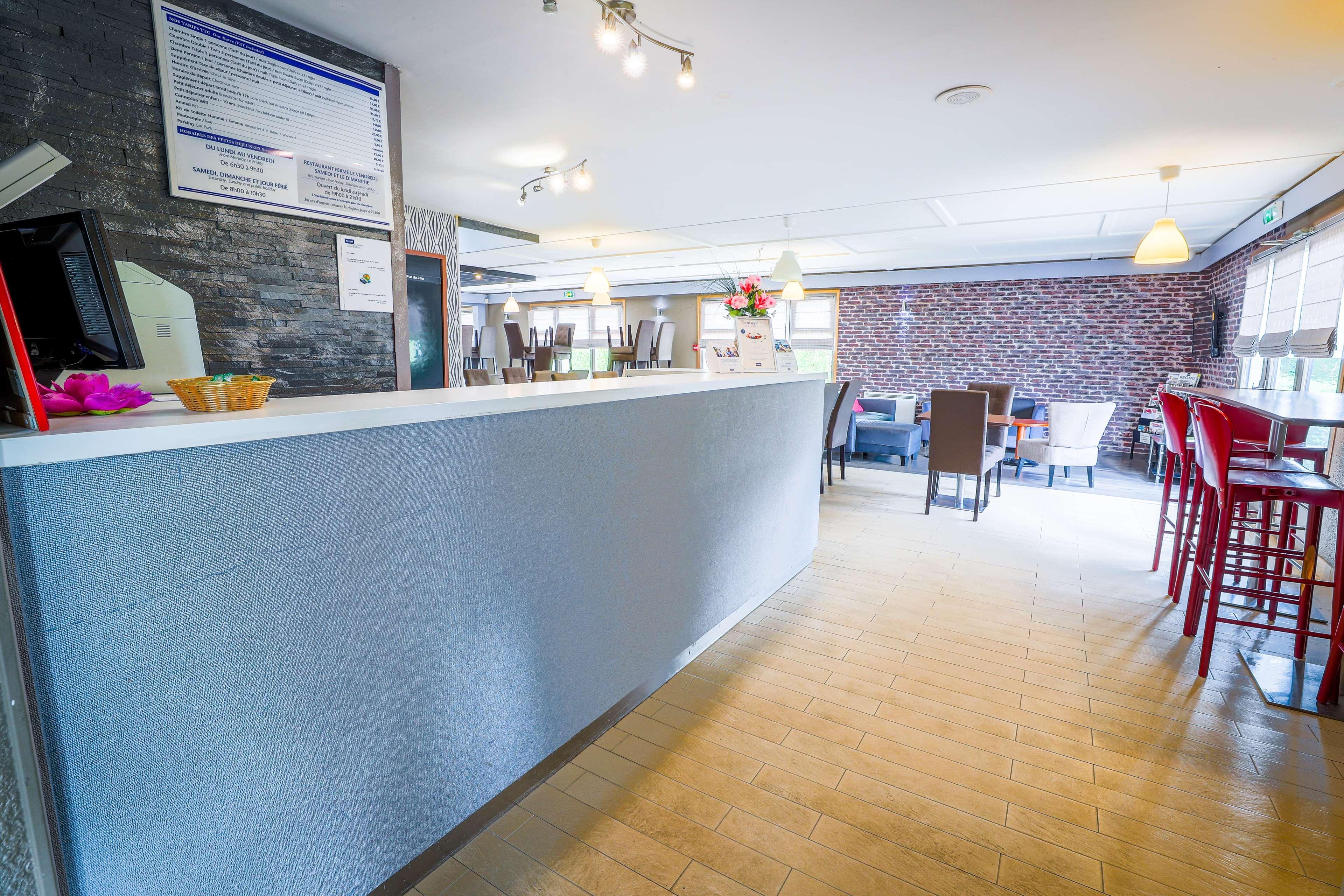 Hotel Restaurant Kyriad De Peronne Eksteriør billede