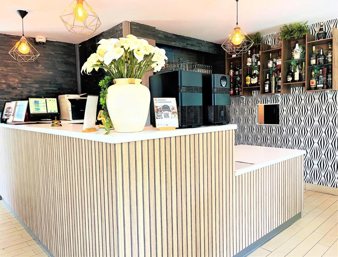 Hotel Restaurant Kyriad De Peronne Eksteriør billede