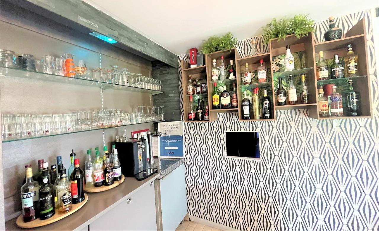 Hotel Restaurant Kyriad De Peronne Eksteriør billede