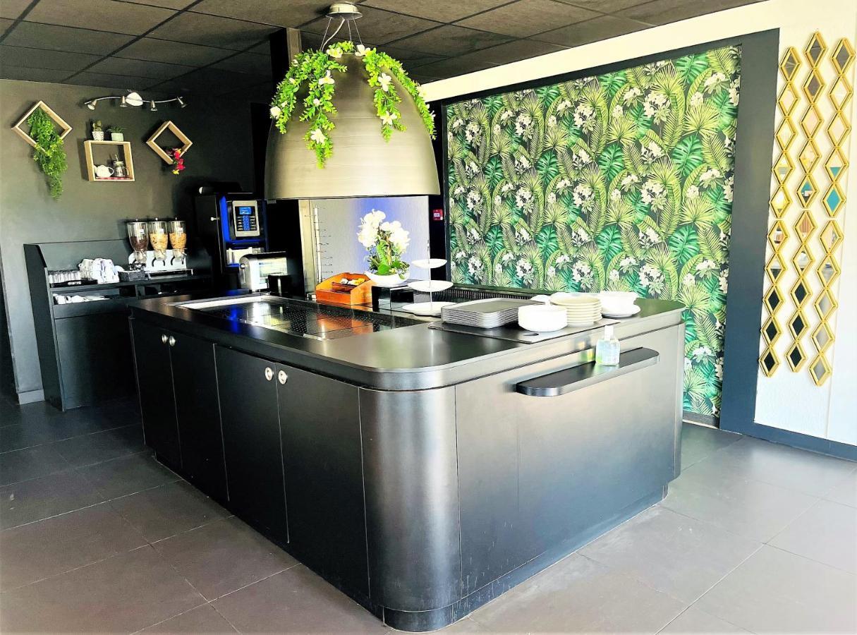 Hotel Restaurant Kyriad De Peronne Eksteriør billede