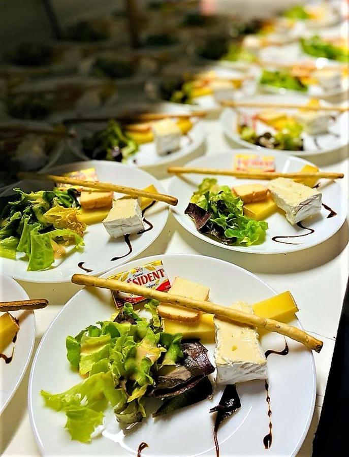 Hotel Restaurant Kyriad De Peronne Eksteriør billede