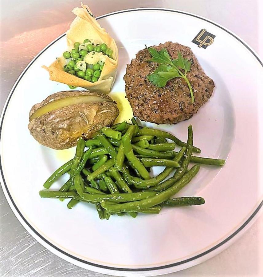 Hotel Restaurant Kyriad De Peronne Eksteriør billede