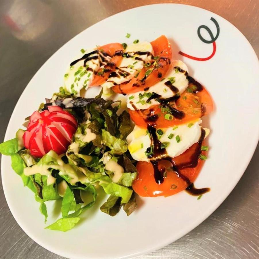 Hotel Restaurant Kyriad De Peronne Eksteriør billede