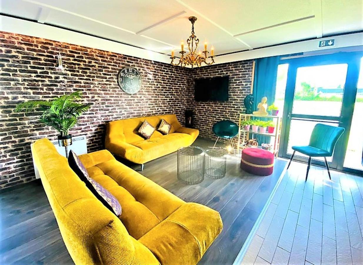 Hotel Restaurant Kyriad De Peronne Eksteriør billede