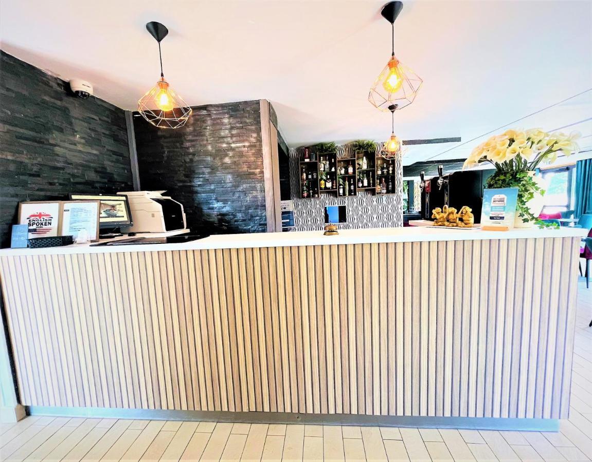 Hotel Restaurant Kyriad De Peronne Eksteriør billede
