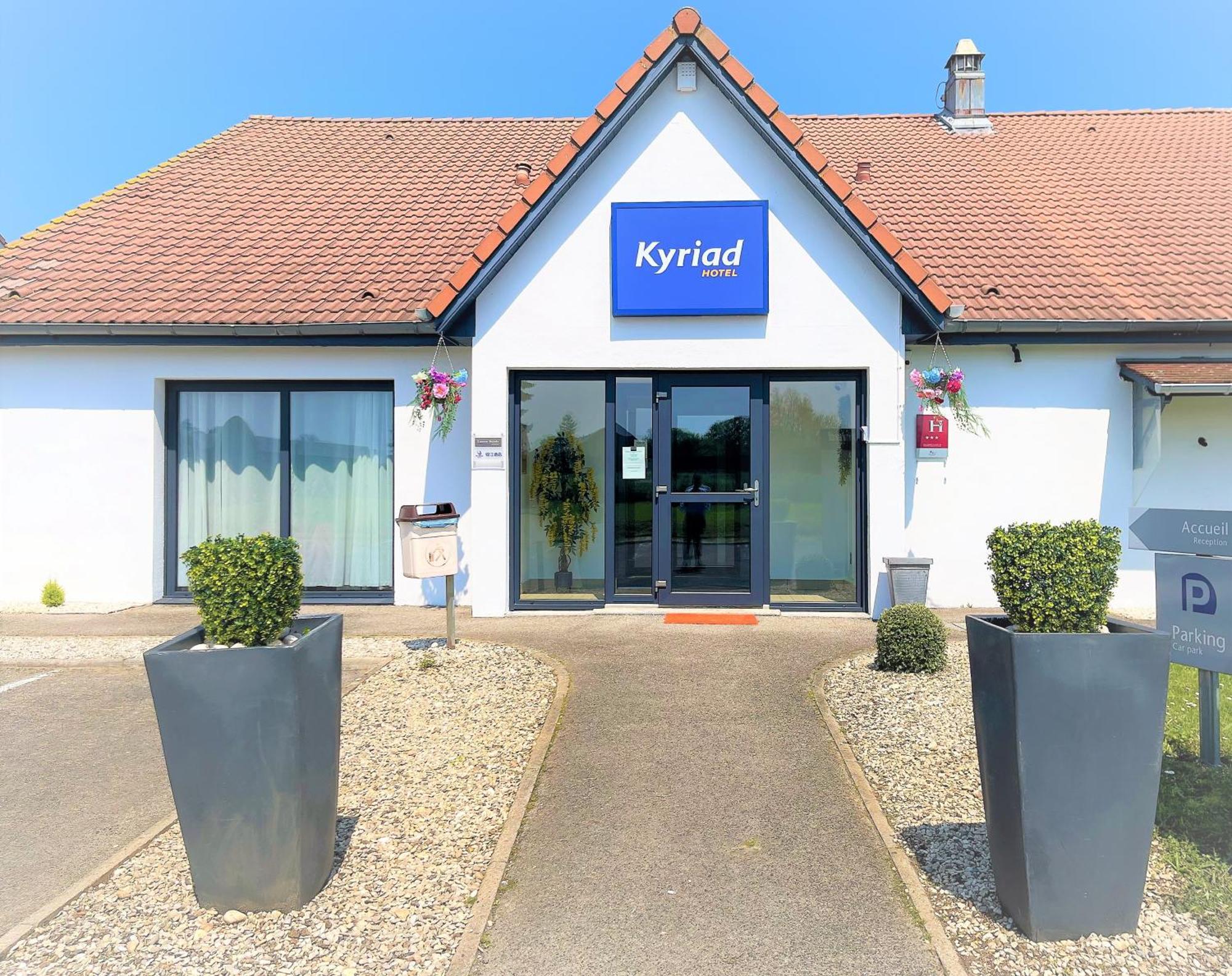 Hotel Restaurant Kyriad De Peronne Eksteriør billede