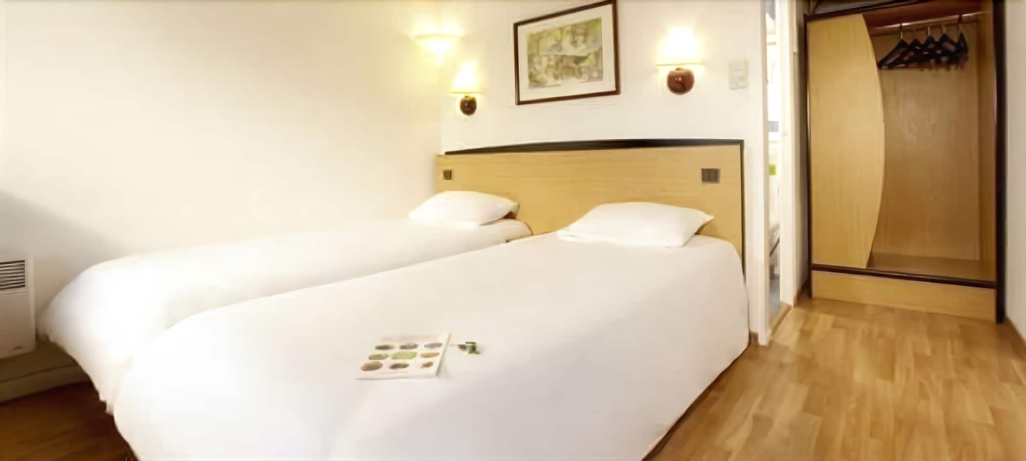 Hotel Restaurant Kyriad De Peronne Eksteriør billede