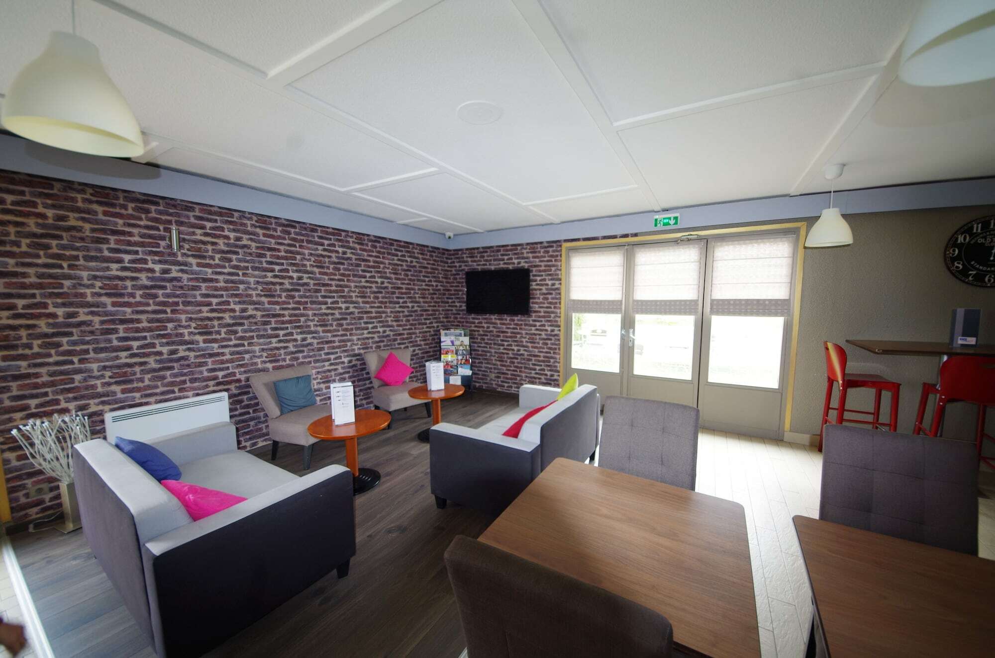 Hotel Restaurant Kyriad De Peronne Eksteriør billede