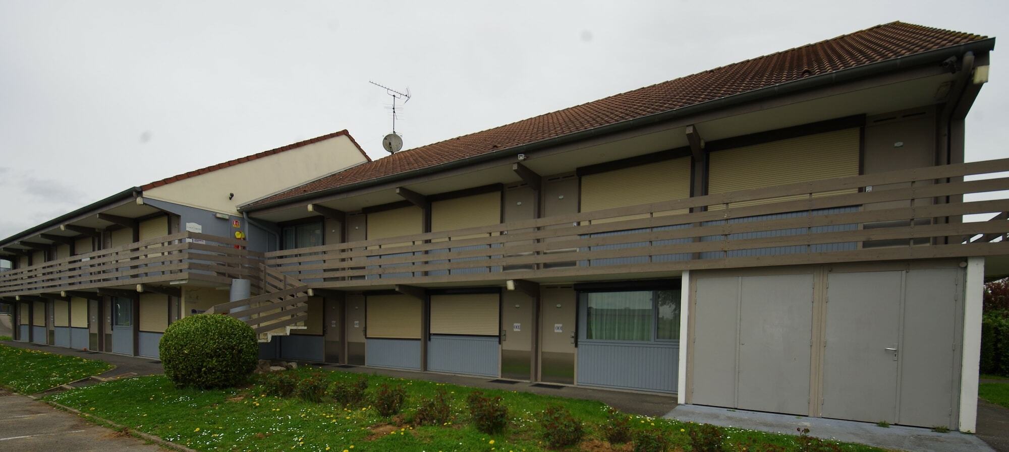 Hotel Restaurant Kyriad De Peronne Eksteriør billede