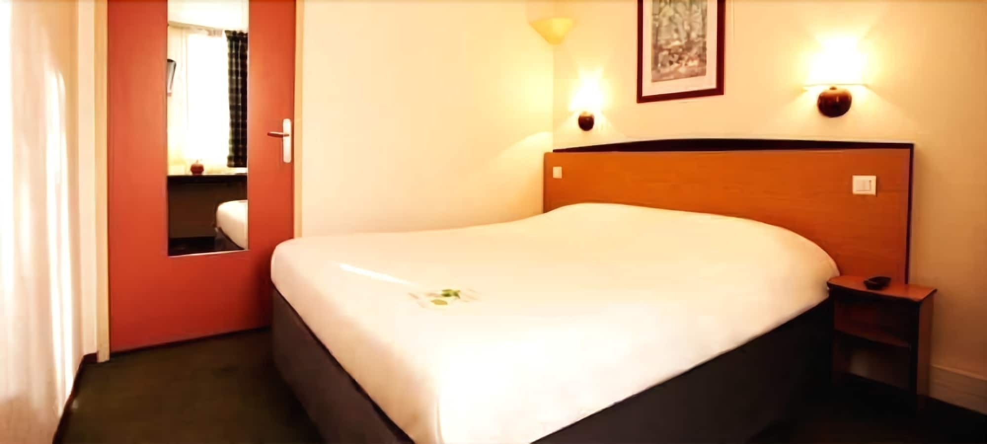 Hotel Restaurant Kyriad De Peronne Eksteriør billede