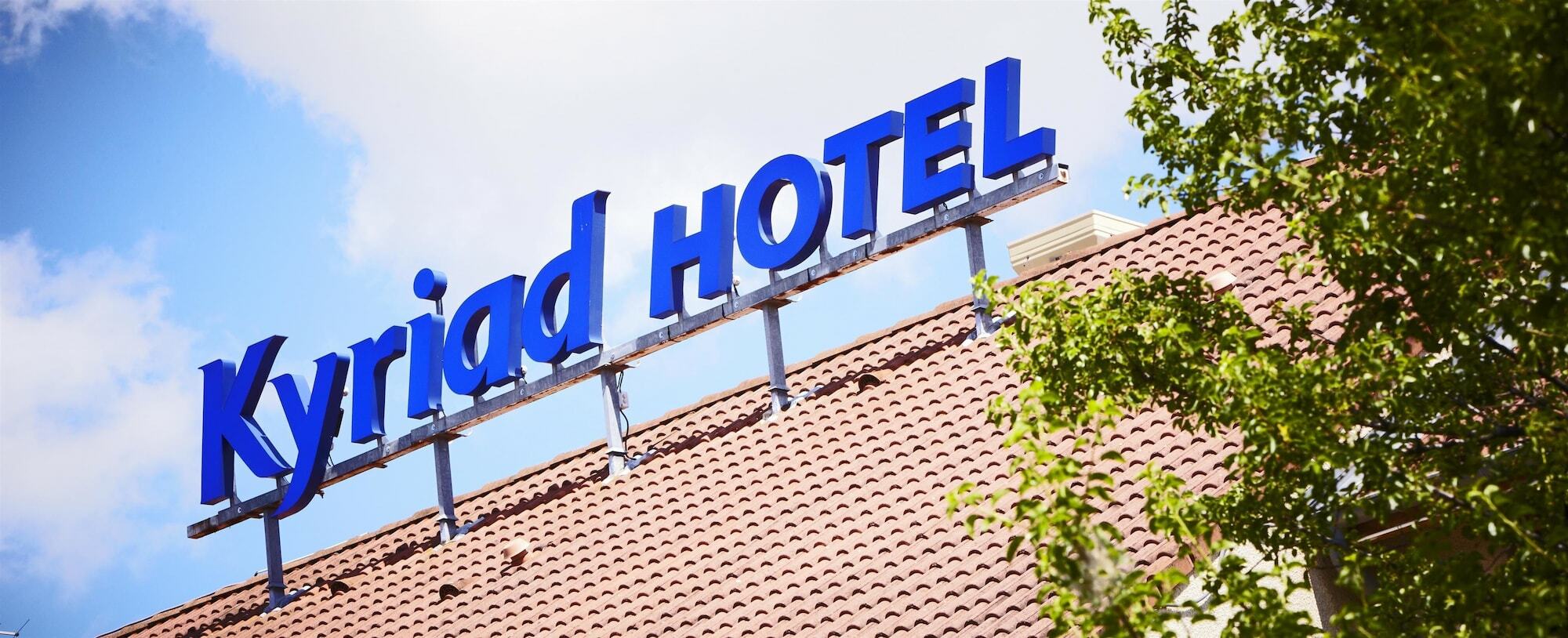 Hotel Restaurant Kyriad De Peronne Eksteriør billede